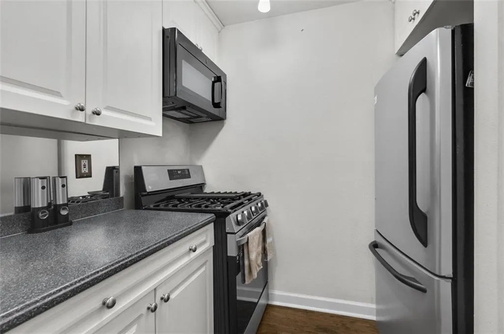 395 Pharr Road Ne Unit 305, Atlanta, Georgia 30305, 1 Bedroom Bedrooms, ,1 BathroomBathrooms,Residential,For Sale,395 Pharr Road Ne Unit 305,7542063