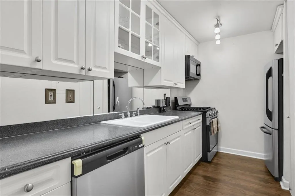 395 Pharr Road Ne Unit 305, Atlanta, Georgia 30305, 1 Bedroom Bedrooms, ,1 BathroomBathrooms,Residential,For Sale,395 Pharr Road Ne Unit 305,7542063