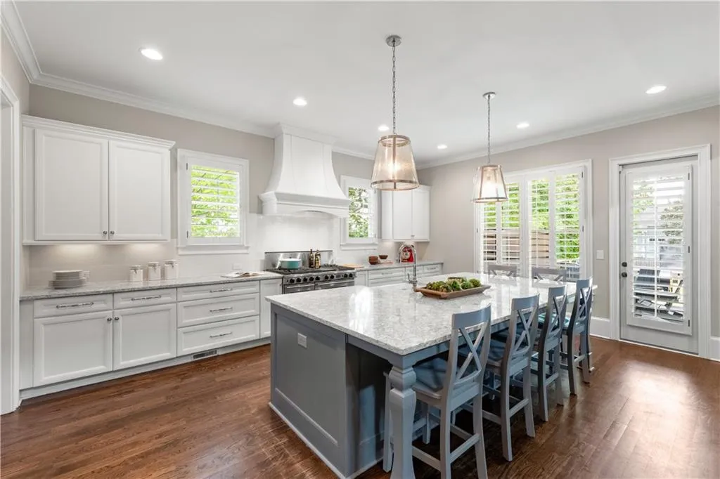 23 Long Island Place, Sandy Springs, Georgia 30328, 5 Bedrooms Bedrooms, ,4 BathroomsBathrooms,Residential,Sold,23 Long Island Place,7569970