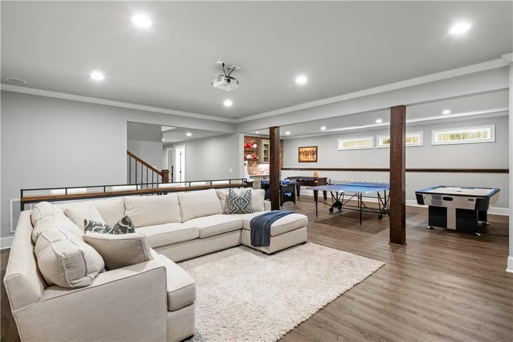 23 Long Island Place, Sandy Springs, Georgia 30328, 5 Bedrooms Bedrooms, ,4 BathroomsBathrooms,Residential,Sold,23 Long Island Place,7569970