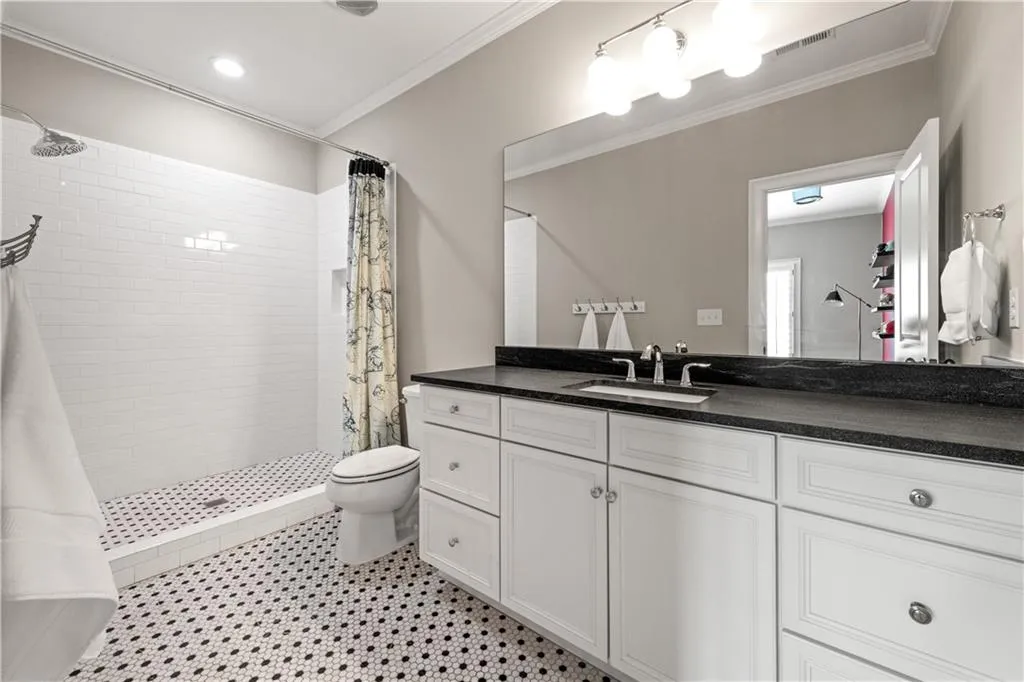 23 Long Island Place, Sandy Springs, Georgia 30328, 5 Bedrooms Bedrooms, ,4 BathroomsBathrooms,Residential,Sold,23 Long Island Place,7569970