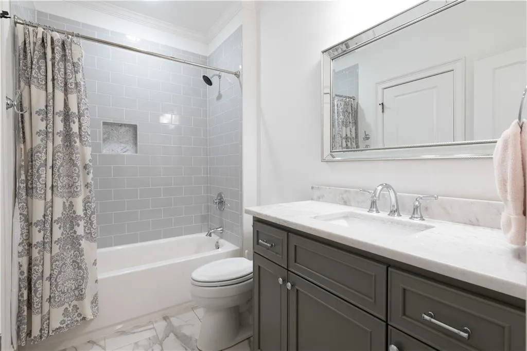 23 Long Island Place, Sandy Springs, Georgia 30328, 5 Bedrooms Bedrooms, ,4 BathroomsBathrooms,Residential,Sold,23 Long Island Place,7569970