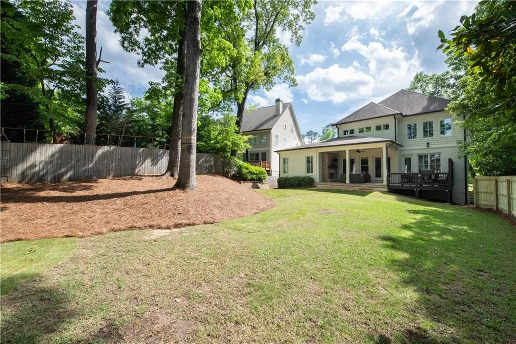 Huge Walkout Fenced Yard