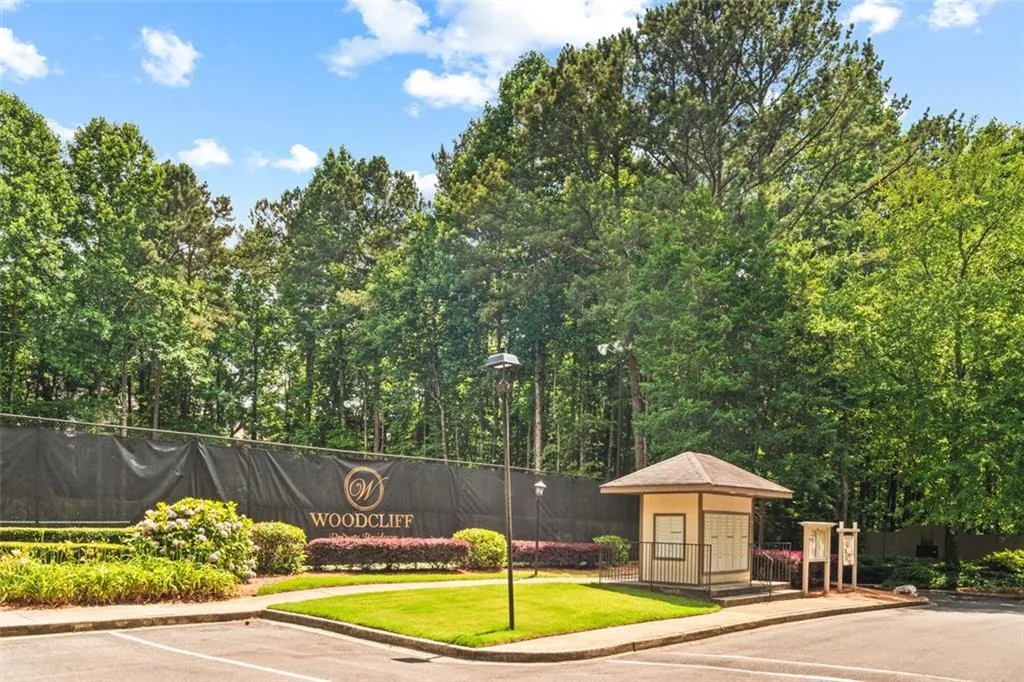 1207 Woodcliff Drive, Atlanta, Georgia 30350, 2 Bedrooms Bedrooms, ,2 BathroomsBathrooms,Residential,Sold,1207 Woodcliff Drive,6857879