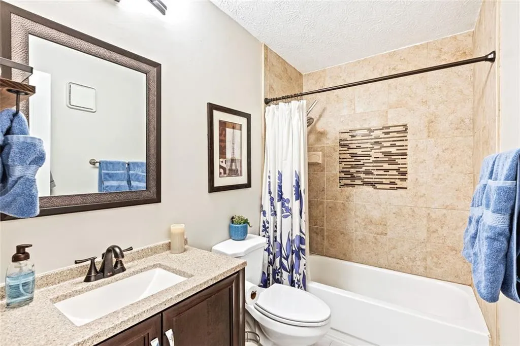 1207 Woodcliff Drive, Atlanta, Georgia 30350, 2 Bedrooms Bedrooms, ,2 BathroomsBathrooms,Residential,Sold,1207 Woodcliff Drive,6857879