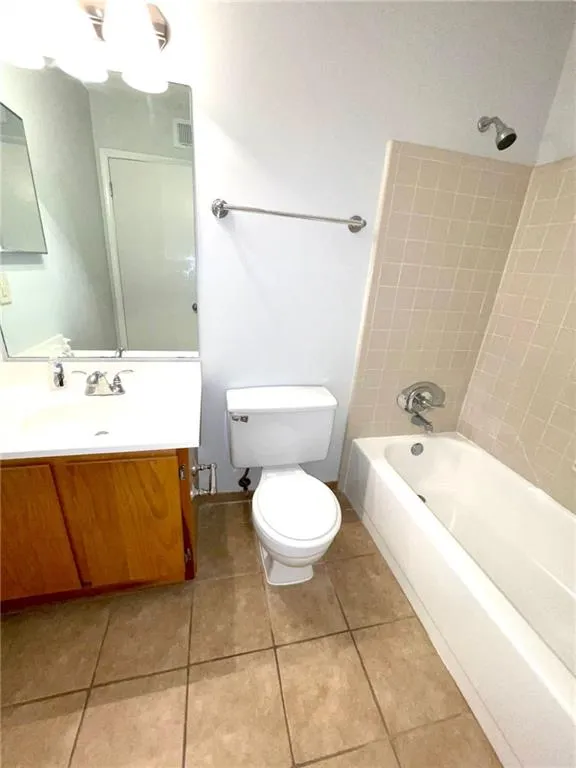 2703 Huntingdon Chase, Sandy Springs, Georgia 30350, 2 Bedrooms Bedrooms, ,2 BathroomsBathrooms,Residential,Sold,2703 Huntingdon Chase,7142715