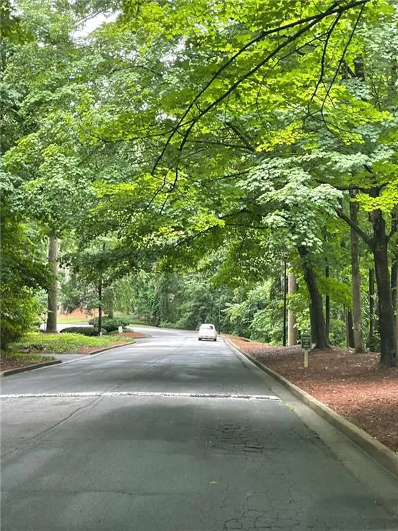 2703 Huntingdon Chase, Sandy Springs, Georgia 30350, 2 Bedrooms Bedrooms, ,2 BathroomsBathrooms,Residential,Sold,2703 Huntingdon Chase,7142715