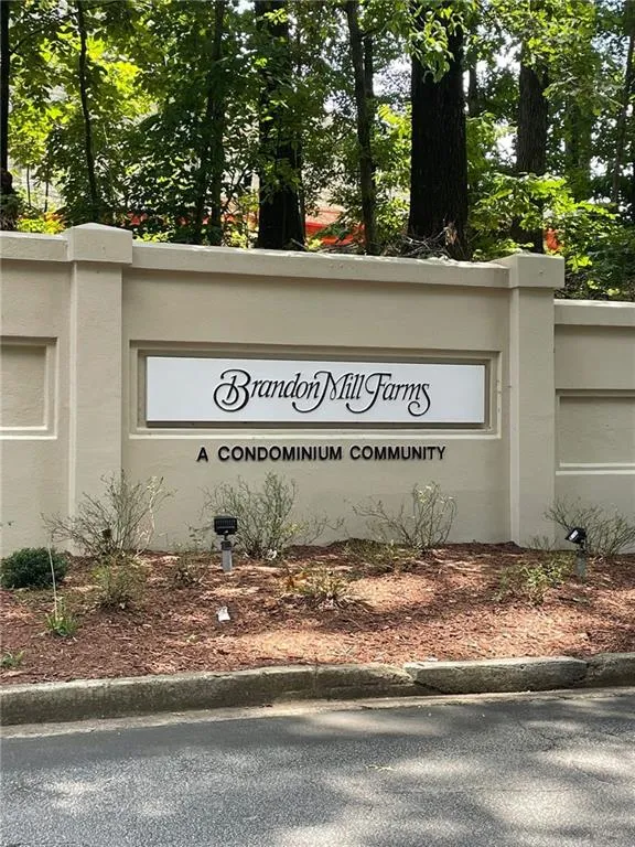 2703 Huntingdon Chase, Sandy Springs, Georgia 30350, 2 Bedrooms Bedrooms, ,2 BathroomsBathrooms,Residential,Sold,2703 Huntingdon Chase,7142715