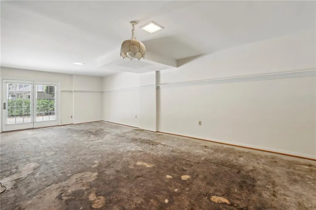 Large room in Basement