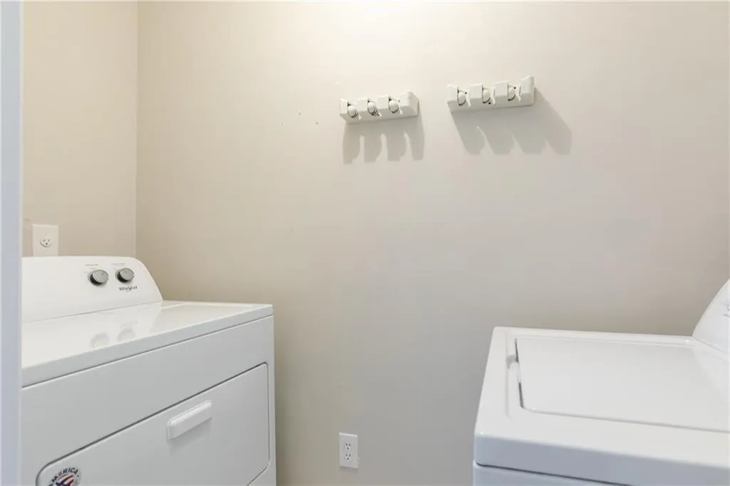 7500 Roswell Road Unit 70, Sandy Springs, Georgia 30350, 2 Bedrooms Bedrooms, ,2 BathroomsBathrooms,Residential,Sold,7500 Roswell Road Unit 70,6974522