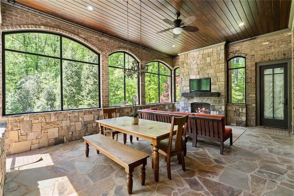 5790 Winterthur Lane Nw, Sandy Springs, Georgia 30328, 5 Bedrooms Bedrooms, ,5 BathroomsBathrooms,Residential,Sold,5790 Winterthur Lane Nw,7204815