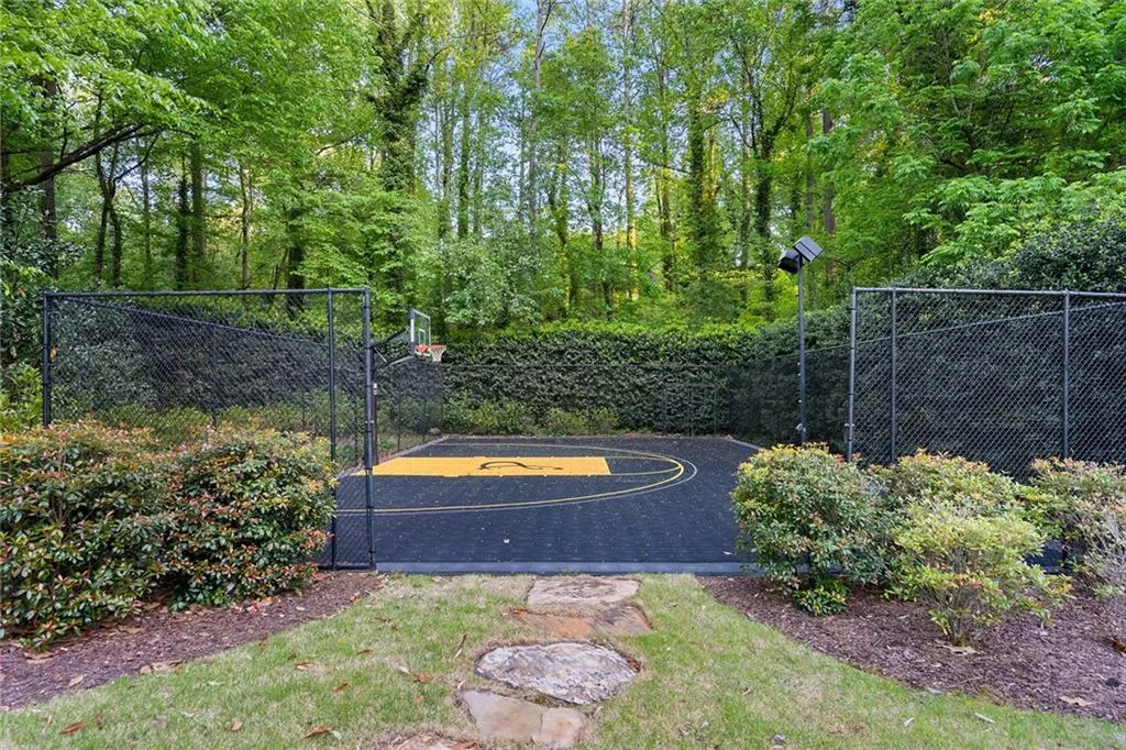 5790 Winterthur Lane Nw, Sandy Springs, Georgia 30328, 5 Bedrooms Bedrooms, ,5 BathroomsBathrooms,Residential,Sold,5790 Winterthur Lane Nw,7204815