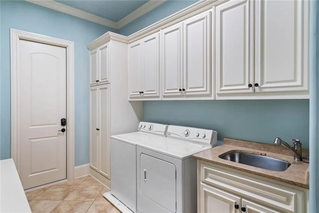 5790 Winterthur Lane Nw, Sandy Springs, Georgia 30328, 5 Bedrooms Bedrooms, ,5 BathroomsBathrooms,Residential,Sold,5790 Winterthur Lane Nw,7204815