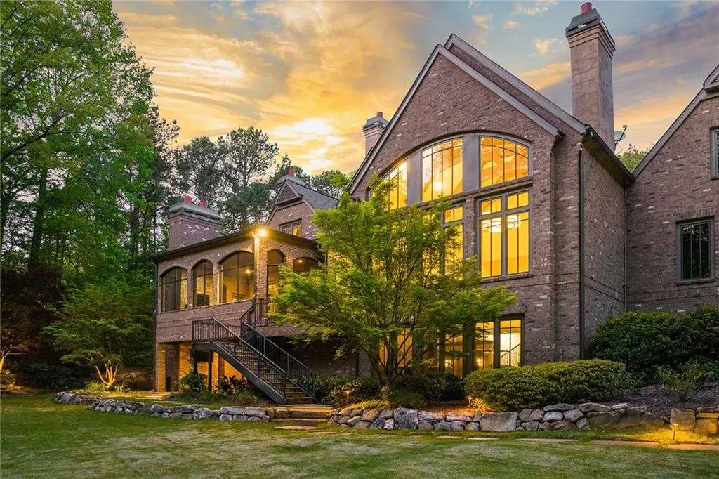 5790 Winterthur Lane Nw, Sandy Springs, Georgia 30328, 5 Bedrooms Bedrooms, ,5 BathroomsBathrooms,Residential,Sold,5790 Winterthur Lane Nw,7204815