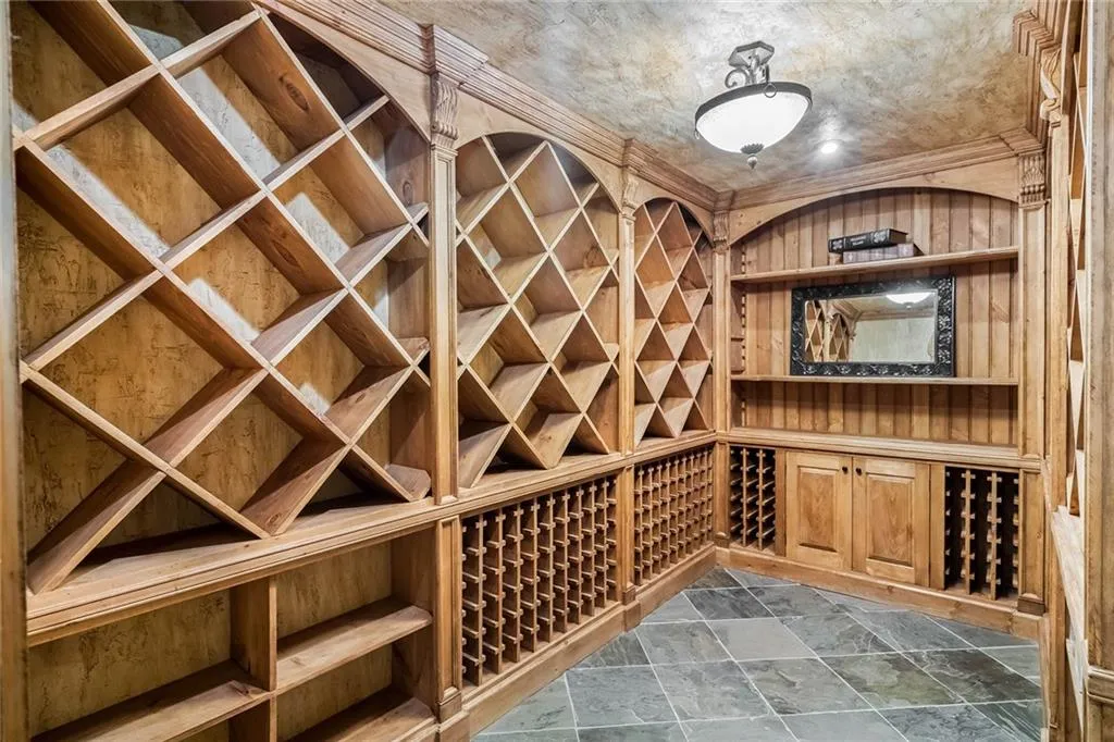 5790 Winterthur Lane Nw, Sandy Springs, Georgia 30328, 5 Bedrooms Bedrooms, ,5 BathroomsBathrooms,Residential,Sold,5790 Winterthur Lane Nw,7204815