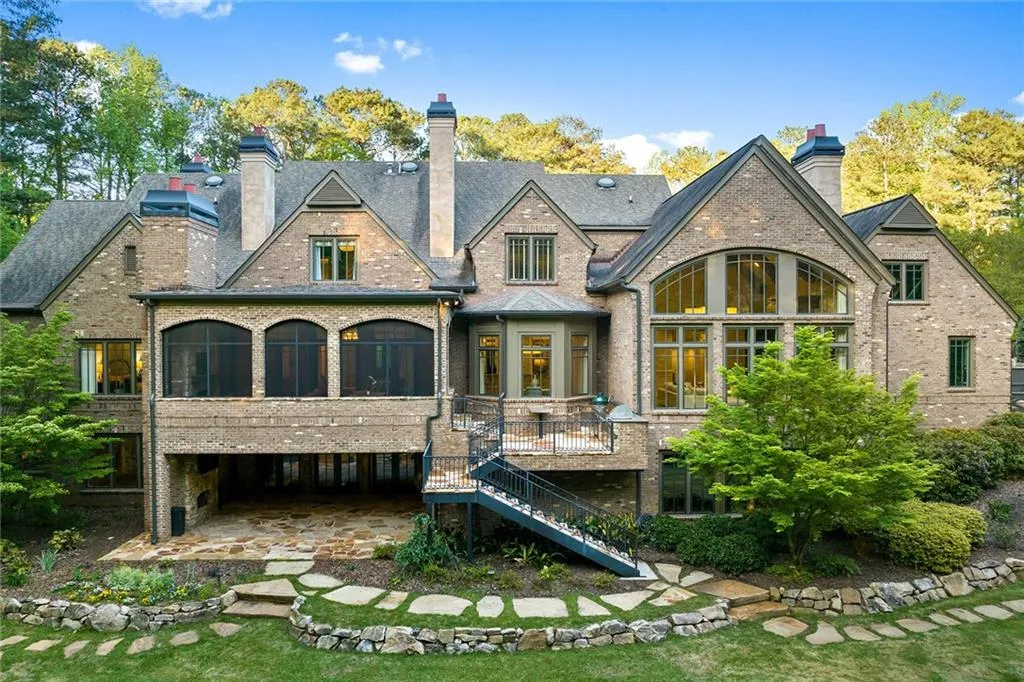 5790 Winterthur Lane Nw, Sandy Springs, Georgia 30328, 5 Bedrooms Bedrooms, ,5 BathroomsBathrooms,Residential,Sold,5790 Winterthur Lane Nw,7204815