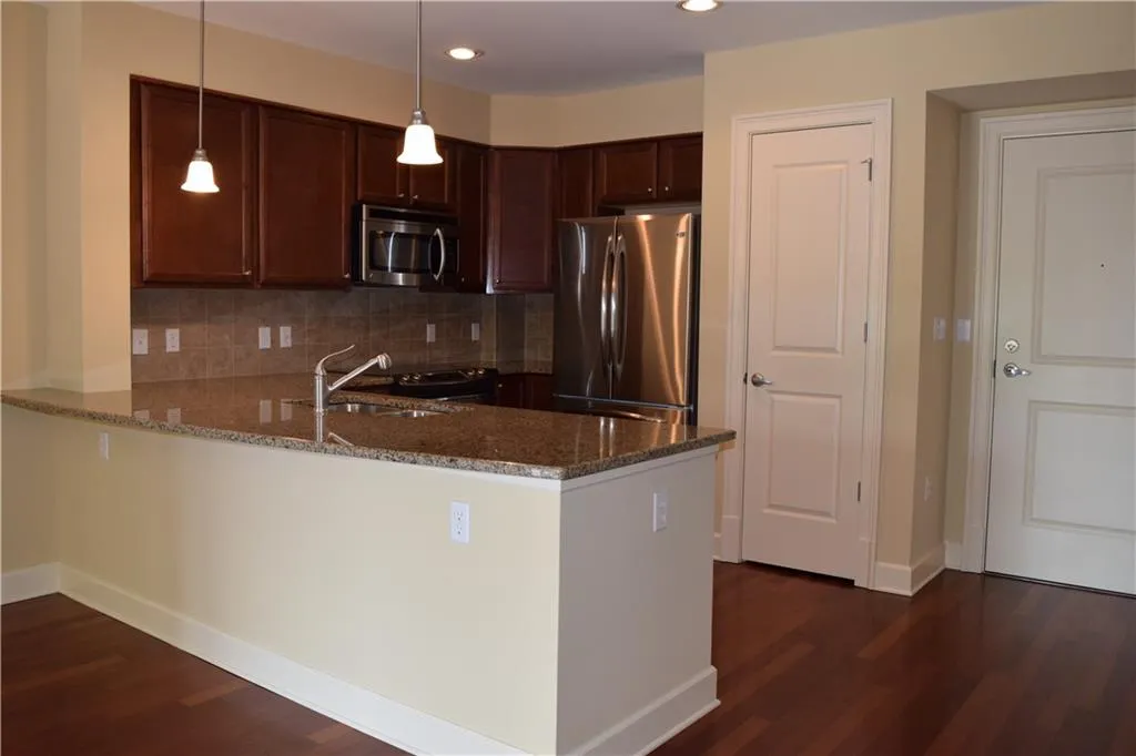 200 River Vista Drive Unit 201, Atlanta, Georgia 30339, 1 Bedroom Bedrooms, ,1 BathroomBathrooms,Residential,Sold,200 River Vista Drive Unit 201,5674557