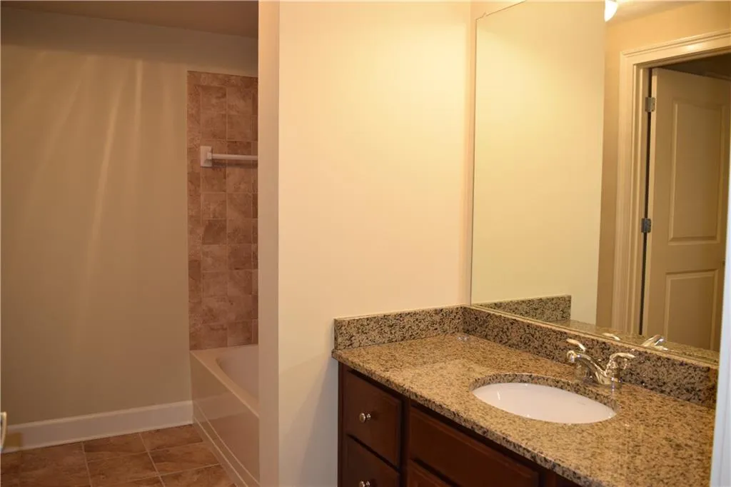 200 River Vista Drive Unit 201, Atlanta, Georgia 30339, 1 Bedroom Bedrooms, ,1 BathroomBathrooms,Residential,Sold,200 River Vista Drive Unit 201,5674557