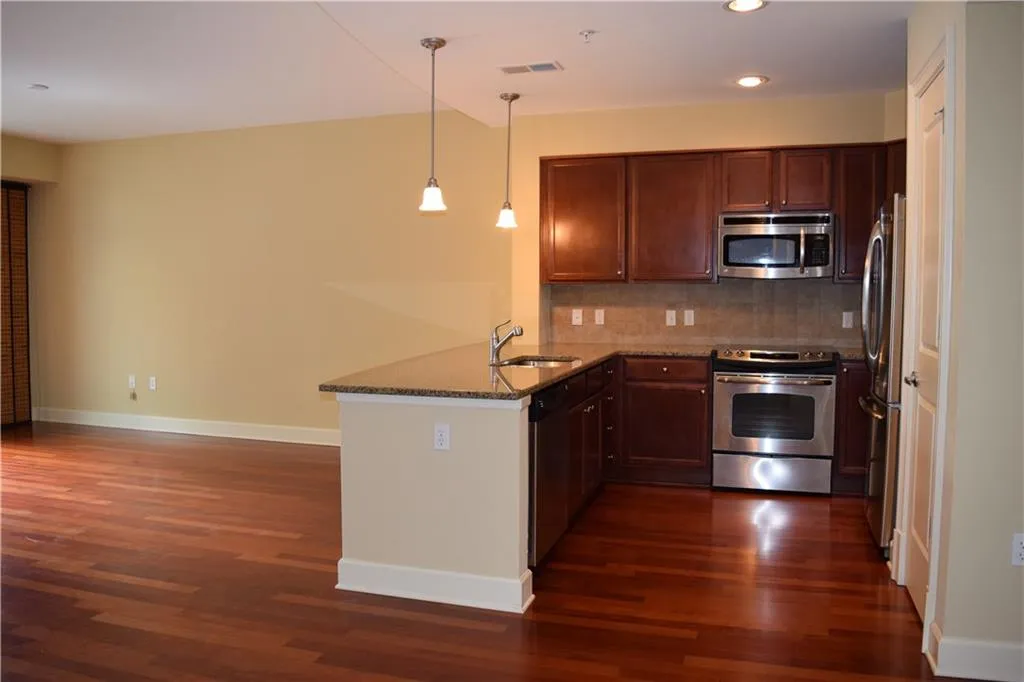 200 River Vista Drive Unit 201, Atlanta, Georgia 30339, 1 Bedroom Bedrooms, ,1 BathroomBathrooms,Residential,Sold,200 River Vista Drive Unit 201,5674557