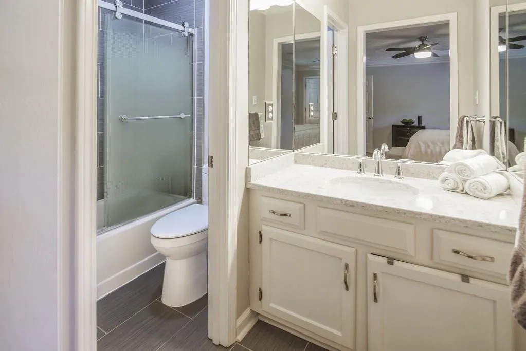 7915 Briar Villa Place, Sandy Springs, Georgia 30350, 3 Bedrooms Bedrooms, ,2 BathroomsBathrooms,Residential,Sold,7915 Briar Villa Place,6613579
