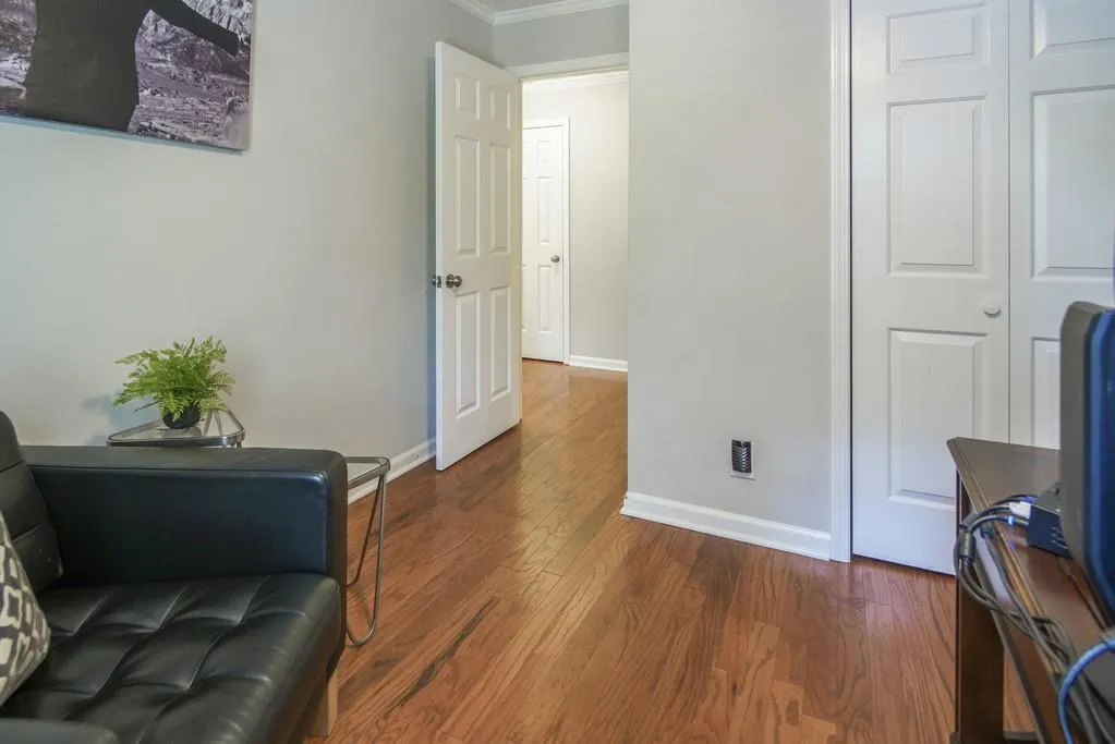 7915 Briar Villa Place, Sandy Springs, Georgia 30350, 3 Bedrooms Bedrooms, ,2 BathroomsBathrooms,Residential,Sold,7915 Briar Villa Place,6613579