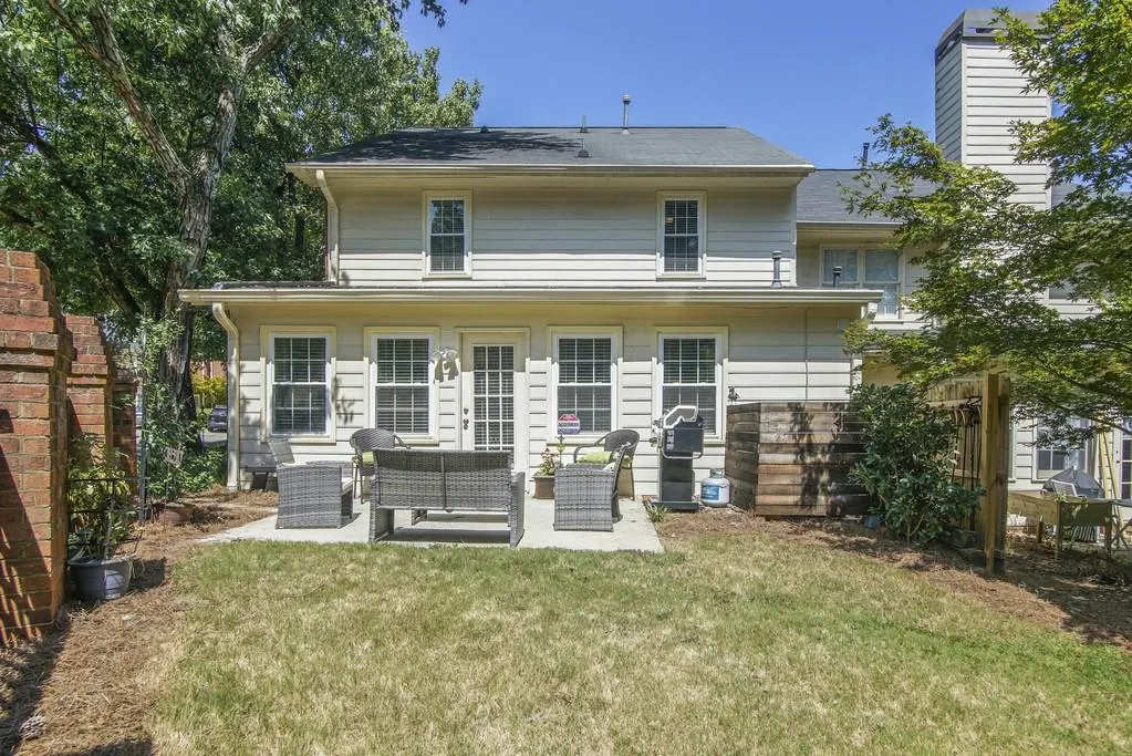 7915 Briar Villa Place, Sandy Springs, Georgia 30350, 3 Bedrooms Bedrooms, ,2 BathroomsBathrooms,Residential,Sold,7915 Briar Villa Place,6613579