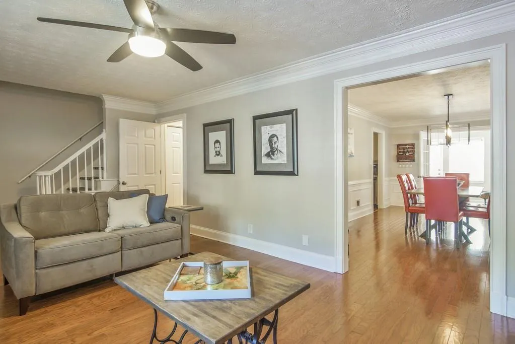 7915 Briar Villa Place, Sandy Springs, Georgia 30350, 3 Bedrooms Bedrooms, ,2 BathroomsBathrooms,Residential,Sold,7915 Briar Villa Place,6613579