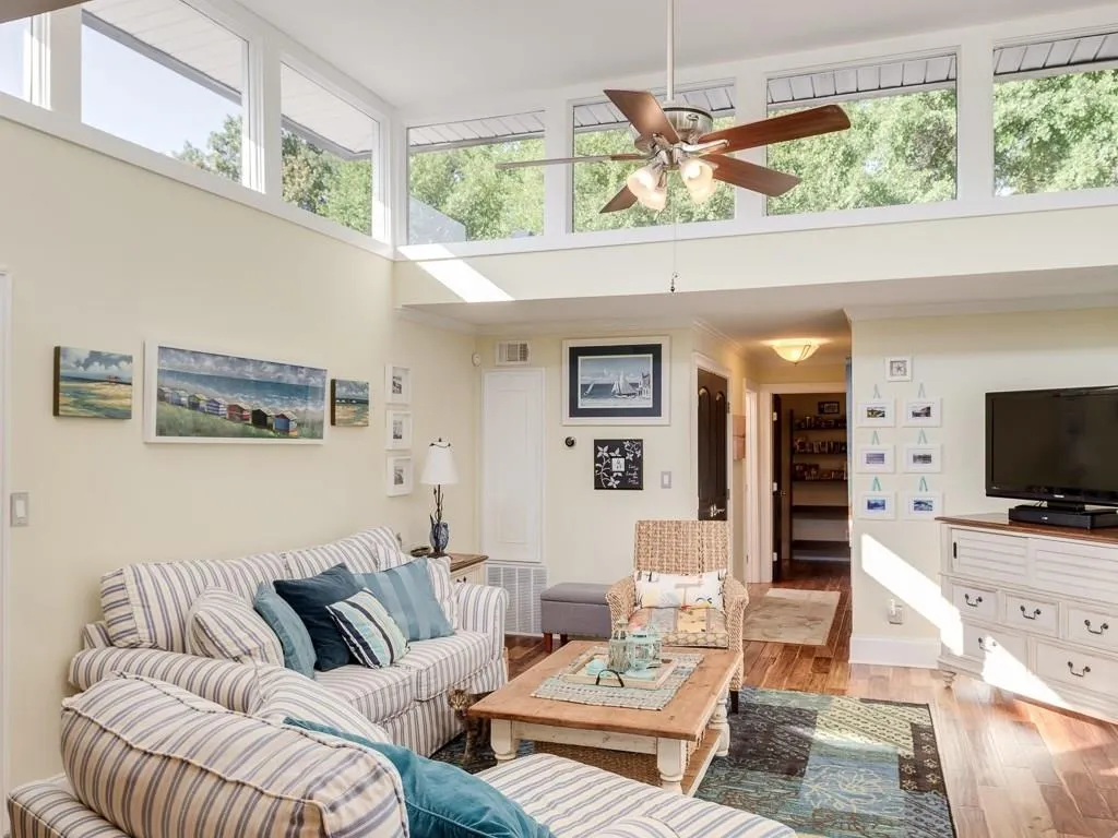 4300 Chastain Walk Ne Unit 32, Atlanta, Georgia 30342, 2 Bedrooms Bedrooms, ,2 BathroomsBathrooms,Residential,Sold,4300 Chastain Walk Ne Unit 32,5722222