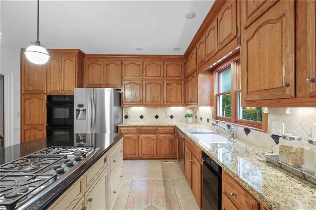 8255 Habersham Waters Road, Sandy Springs, Georgia 30350, 6 Bedrooms Bedrooms, ,5 BathroomsBathrooms,Residential,Sold,8255 Habersham Waters Road,7241478