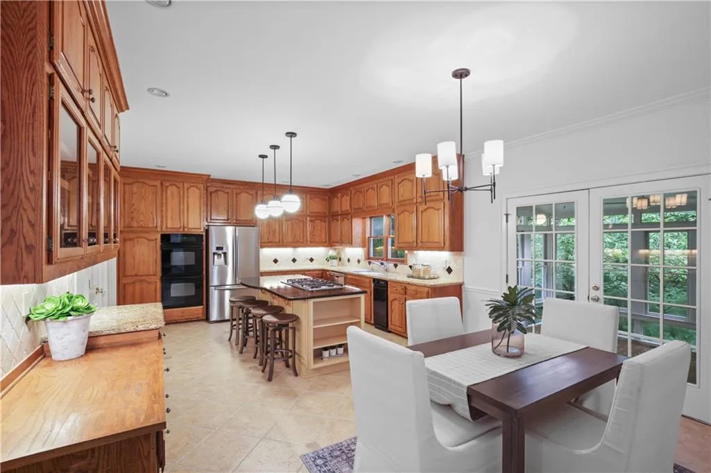 8255 Habersham Waters Road, Sandy Springs, Georgia 30350, 6 Bedrooms Bedrooms, ,5 BathroomsBathrooms,Residential,Sold,8255 Habersham Waters Road,7241478