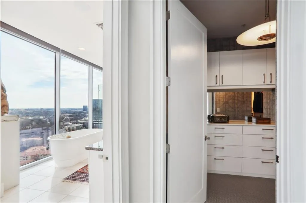 1065 Peachtree Street Ne Unit 3005, Atlanta, Georgia 30309, 2 Bedrooms Bedrooms, ,2 BathroomsBathrooms,Residential,For Sale,1065 Peachtree Street Ne Unit 3005,7530307