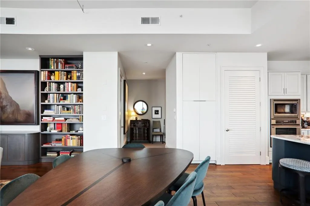 1065 Peachtree Street Ne Unit 3005, Atlanta, Georgia 30309, 2 Bedrooms Bedrooms, ,2 BathroomsBathrooms,Residential,For Sale,1065 Peachtree Street Ne Unit 3005,7530307
