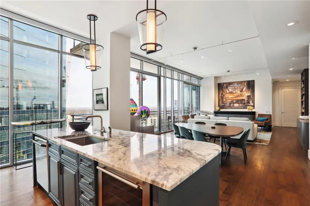 1065 Peachtree Street Ne Unit 3005, Atlanta, Georgia 30309, 2 Bedrooms Bedrooms, ,2 BathroomsBathrooms,Residential,For Sale,1065 Peachtree Street Ne Unit 3005,7530307