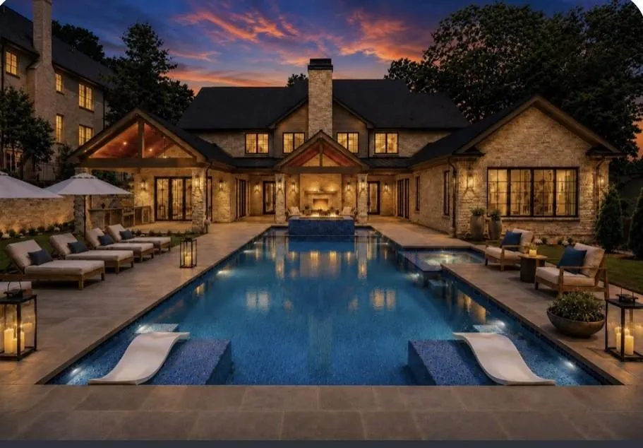 Private Pool. with Hot Tub.