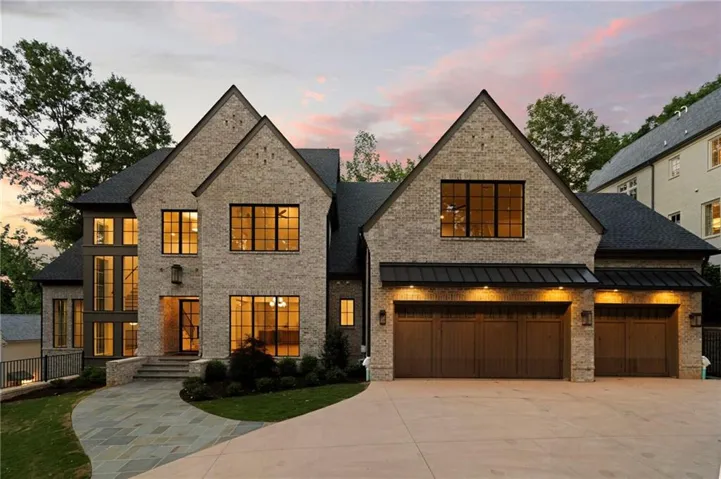 1.5 Acres, 10,800. sqft.