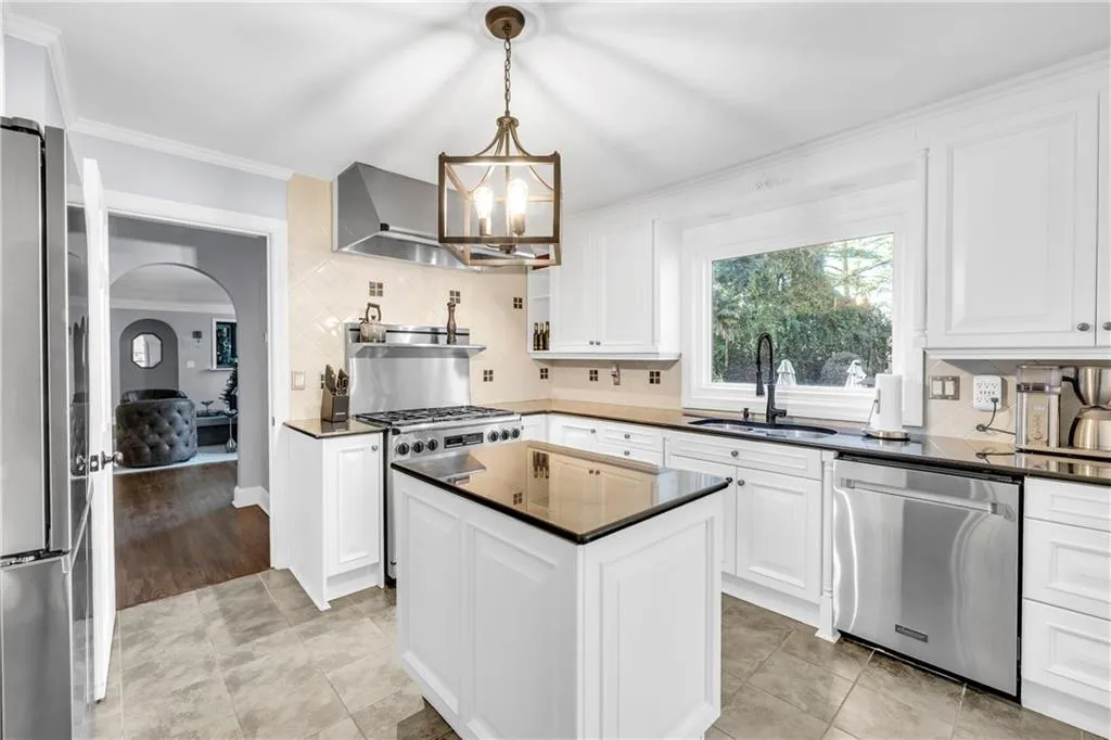 7590 Chaparral Drive, Sandy Springs, Georgia 30350, 5 Bedrooms Bedrooms, ,5 BathroomsBathrooms,Residential,For Sale,7590 Chaparral Drive,7698480