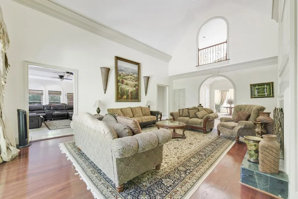 915 Marseilles Drive Nw, Atlanta, Georgia 30327, 6 Bedrooms Bedrooms, ,5 BathroomsBathrooms,Residential,Sold,915 Marseilles Drive Nw,6897531