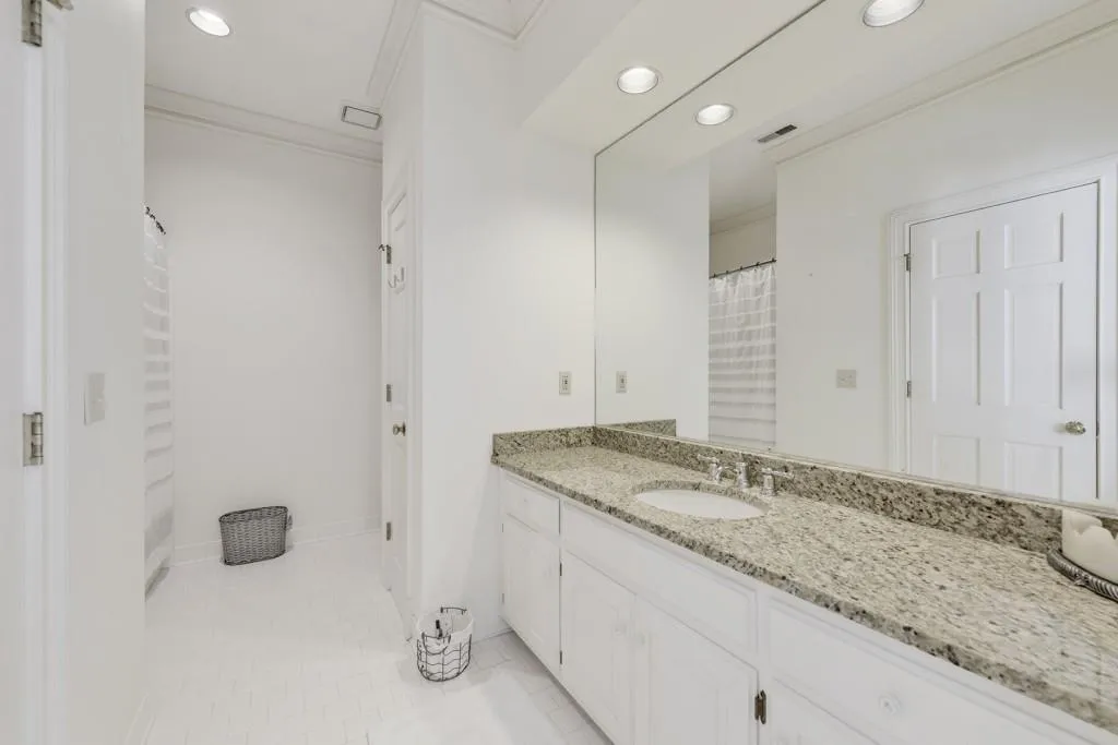 915 Marseilles Drive Nw, Atlanta, Georgia 30327, 6 Bedrooms Bedrooms, ,5 BathroomsBathrooms,Residential,Sold,915 Marseilles Drive Nw,6897531