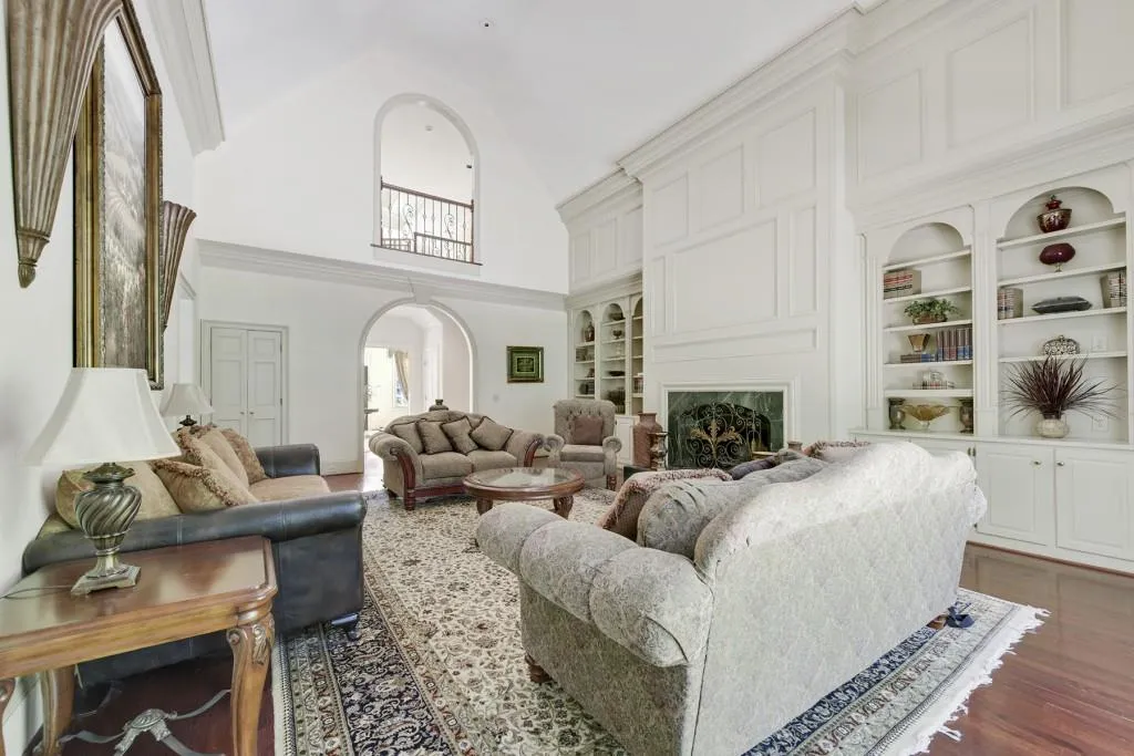 915 Marseilles Drive Nw, Atlanta, Georgia 30327, 6 Bedrooms Bedrooms, ,5 BathroomsBathrooms,Residential,Sold,915 Marseilles Drive Nw,6897531