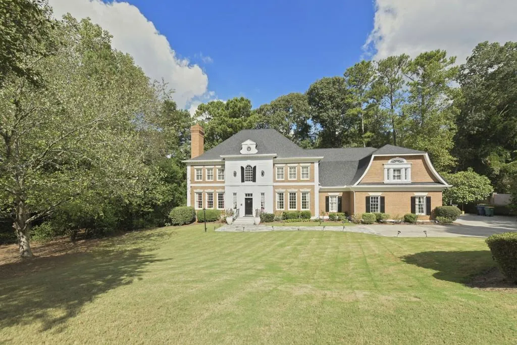 915 Marseilles Drive Nw, Atlanta, Georgia 30327, 6 Bedrooms Bedrooms, ,5 BathroomsBathrooms,Residential,Sold,915 Marseilles Drive Nw,6897531