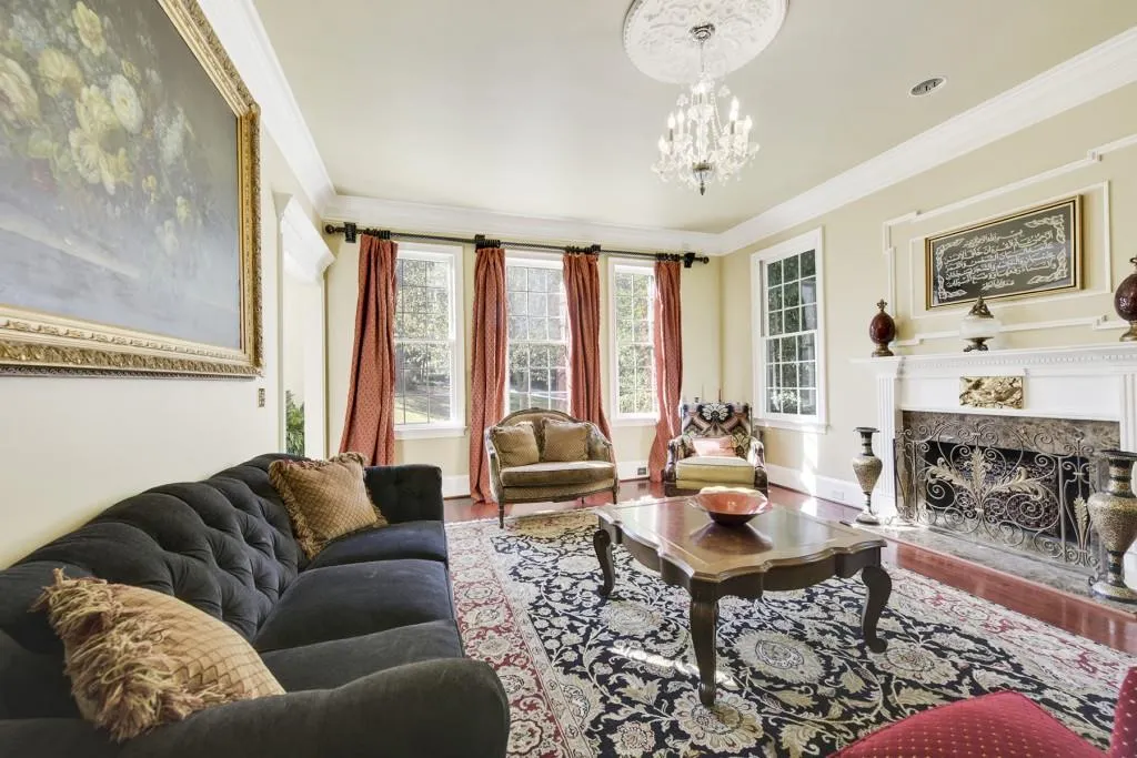 915 Marseilles Drive Nw, Atlanta, Georgia 30327, 6 Bedrooms Bedrooms, ,5 BathroomsBathrooms,Residential,Sold,915 Marseilles Drive Nw,6897531