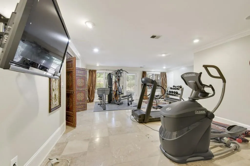 915 Marseilles Drive Nw, Atlanta, Georgia 30327, 6 Bedrooms Bedrooms, ,5 BathroomsBathrooms,Residential,Sold,915 Marseilles Drive Nw,6897531