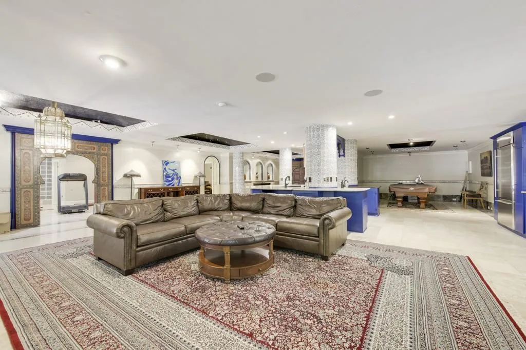 915 Marseilles Drive Nw, Atlanta, Georgia 30327, 6 Bedrooms Bedrooms, ,5 BathroomsBathrooms,Residential,Sold,915 Marseilles Drive Nw,6897531