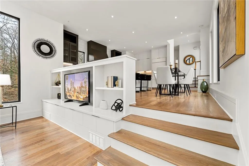 4880 Rebel Trail, Sandy Springs, Georgia 30327, 4 Bedrooms Bedrooms, ,3 BathroomsBathrooms,Residential,Sold,4880 Rebel Trail,7171397