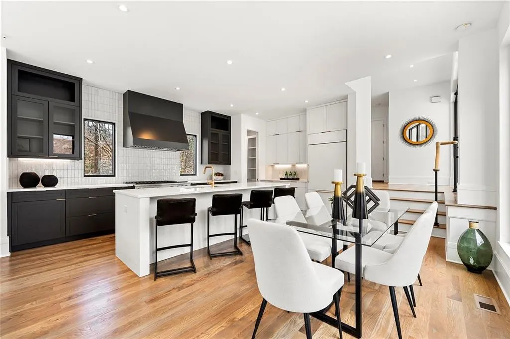 4880 Rebel Trail, Sandy Springs, Georgia 30327, 4 Bedrooms Bedrooms, ,3 BathroomsBathrooms,Residential,Sold,4880 Rebel Trail,7171397