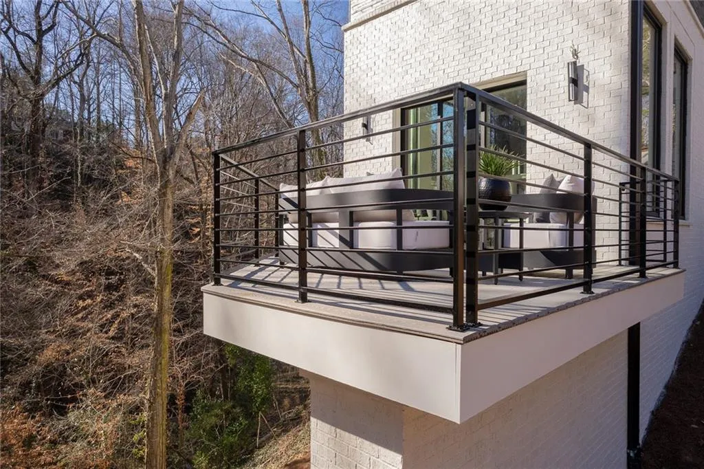 4880 Rebel Trail, Sandy Springs, Georgia 30327, 4 Bedrooms Bedrooms, ,3 BathroomsBathrooms,Residential,Sold,4880 Rebel Trail,7171397