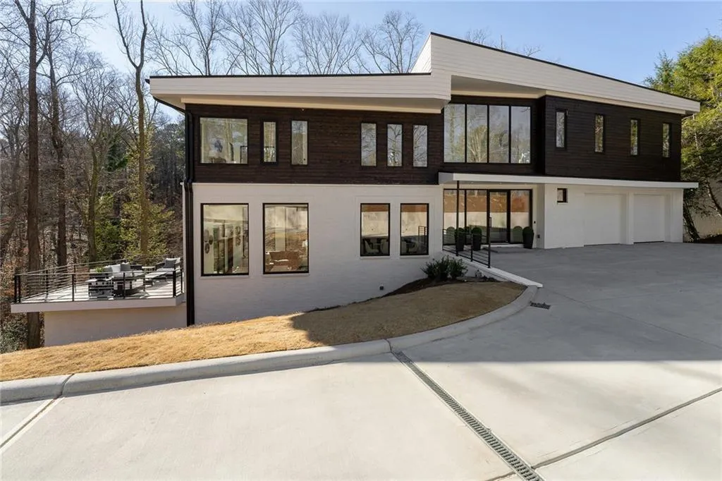 4880 Rebel Trail, Sandy Springs, Georgia 30327, 4 Bedrooms Bedrooms, ,3 BathroomsBathrooms,Residential,Sold,4880 Rebel Trail,7171397