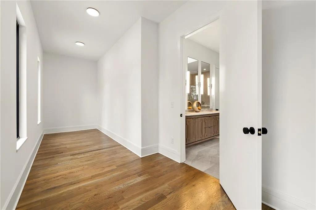 4880 Rebel Trail, Sandy Springs, Georgia 30327, 4 Bedrooms Bedrooms, ,3 BathroomsBathrooms,Residential,Sold,4880 Rebel Trail,7171397