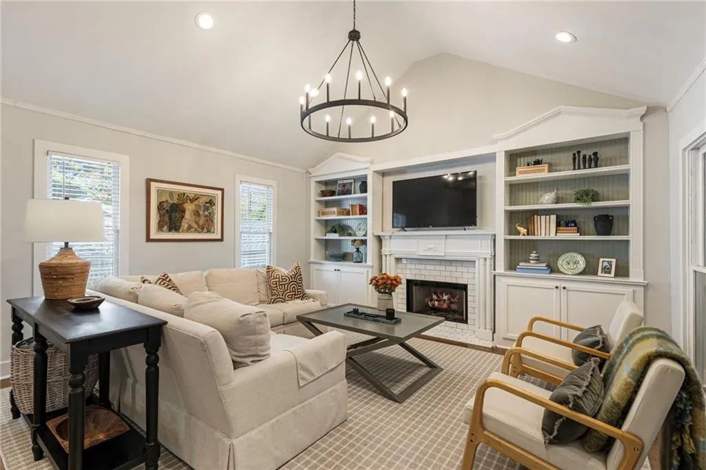 533 Trabert Avenue Nw, Atlanta, Georgia 30309, 3 Bedrooms Bedrooms, ,2 BathroomsBathrooms,Residential,For Sale,533 Trabert Avenue Nw,7665364