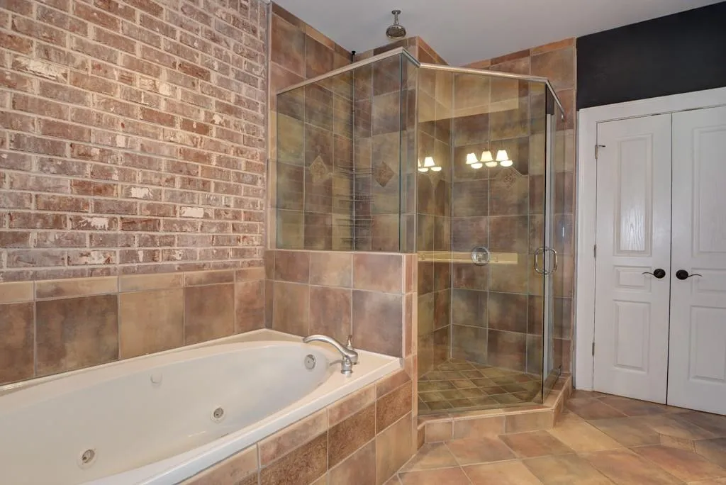 5512 Glenridge Drive Unit G, Atlanta, Georgia 30342, 4 Bedrooms Bedrooms, ,4 BathroomsBathrooms,Residential,Sold,5512 Glenridge Drive Unit G,6707509